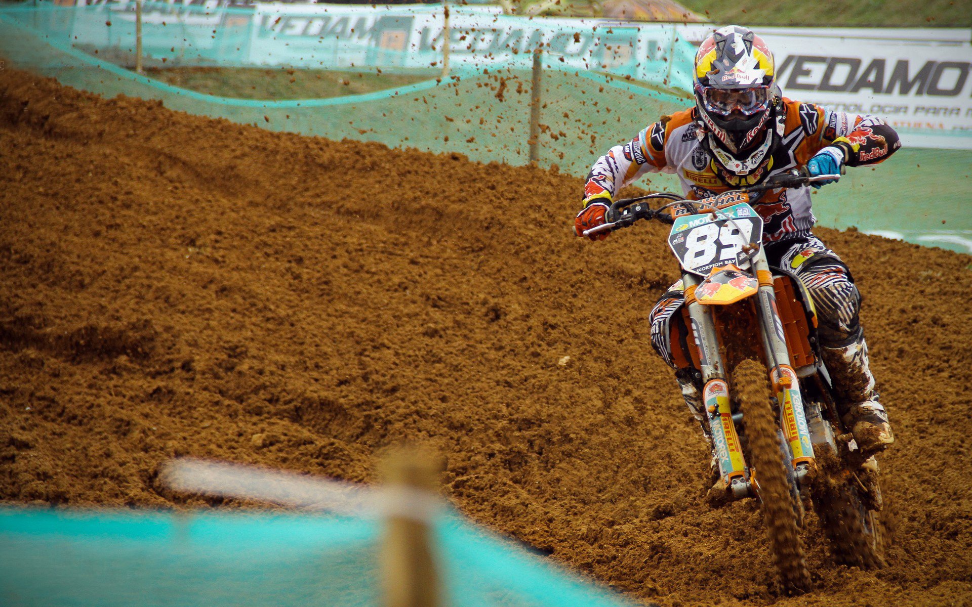 拉亚神扑定乾坤！哥伦比亚点球大战力克丹麦，强势晋级书写新篇章